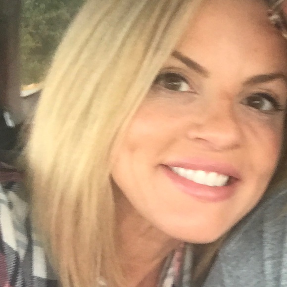 Hi Poshers!!!  My name is Melinda Wooten - Picture 2 of 6